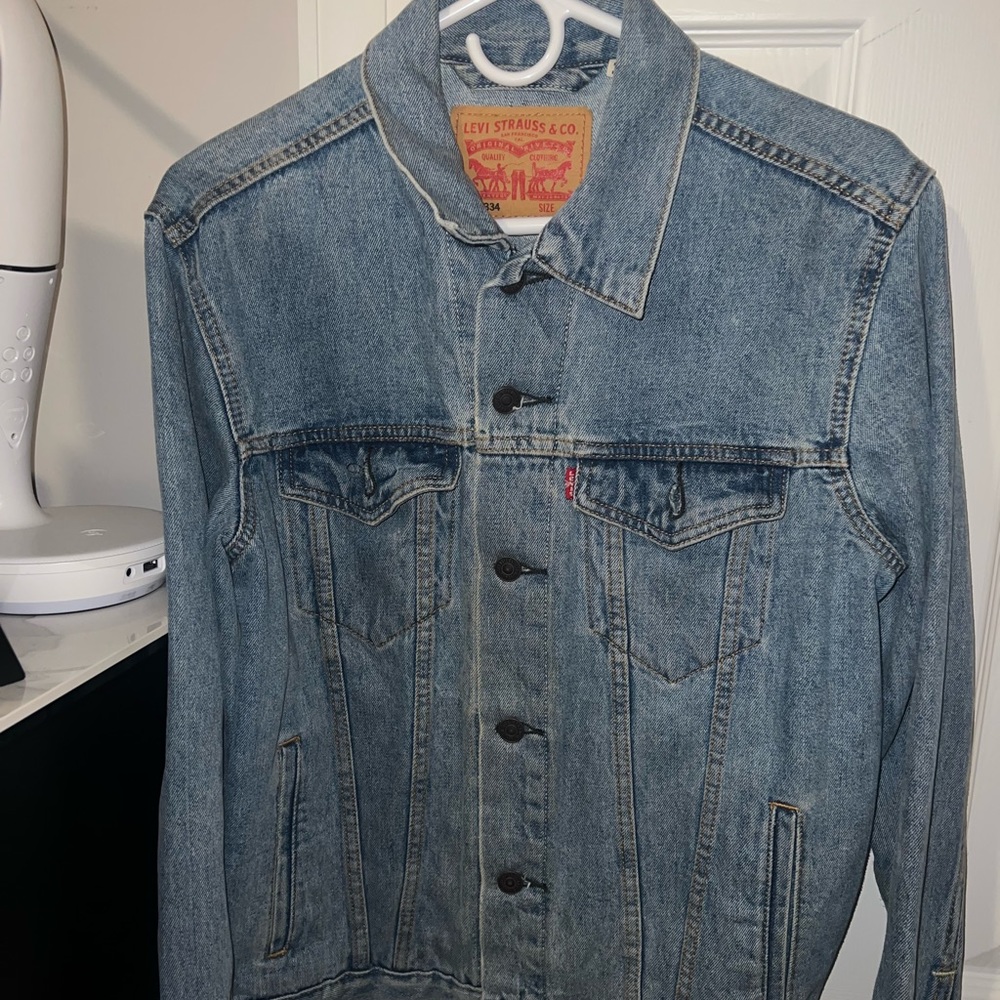 Levi’s oversized jean jacket